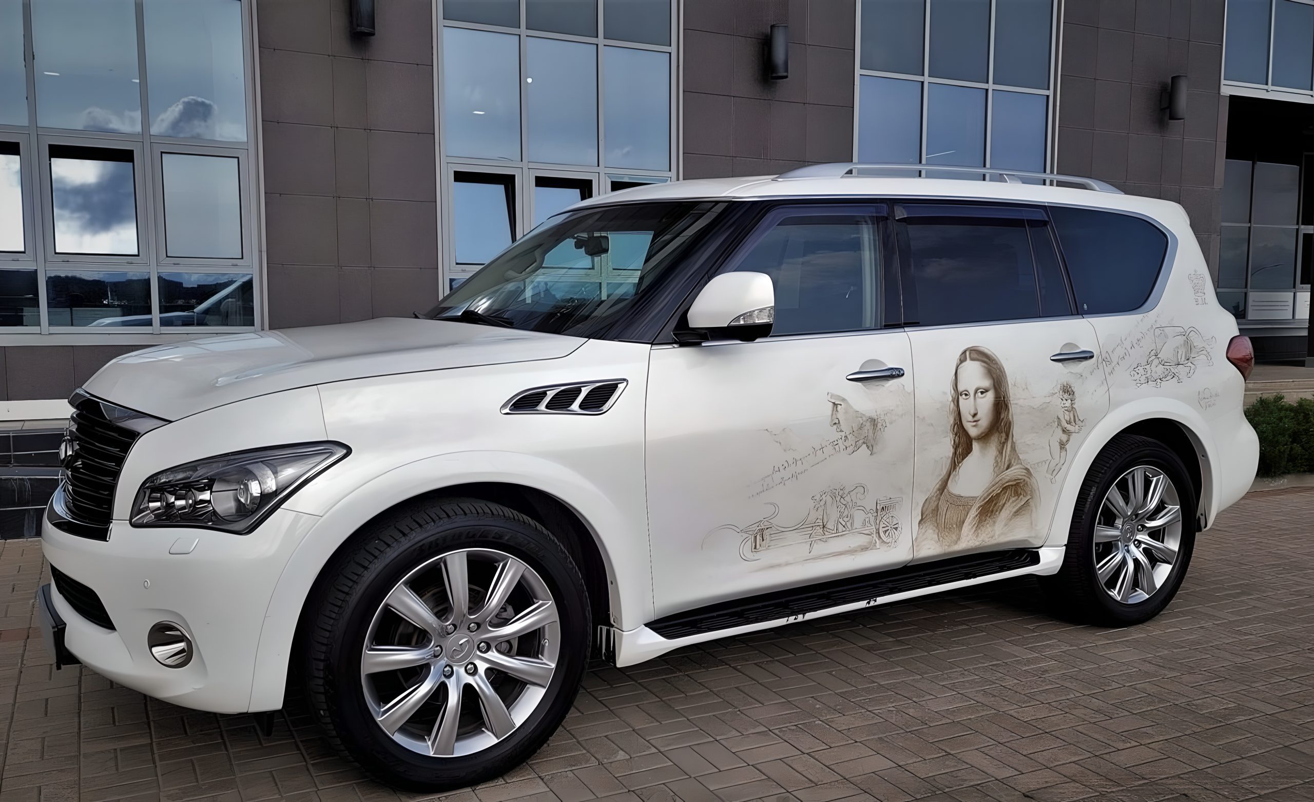 Infiniti QX 56